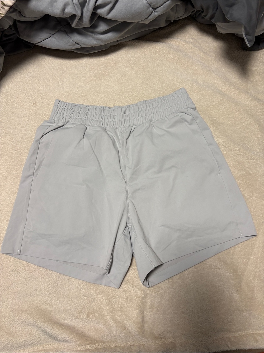 Uniqlo women’s Light Gray Shorts size Xs